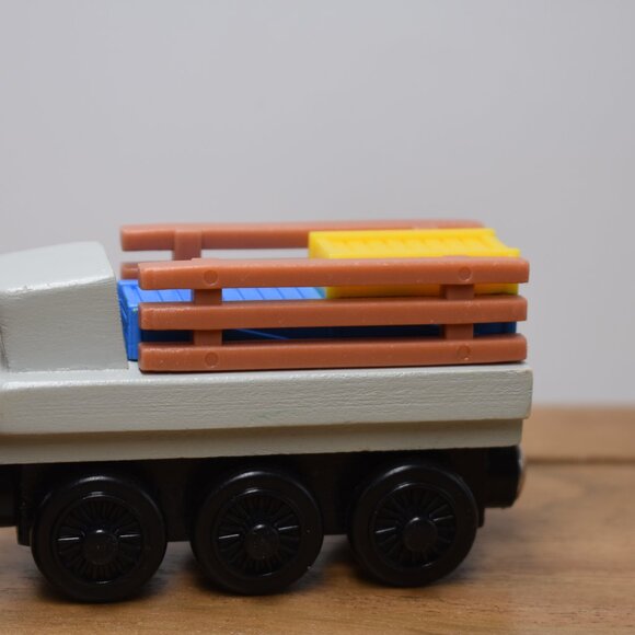 2002 Catherine & Trailer Train Tank Engine Thomas & Friends Wooden Railw… - Picture 5 of 11